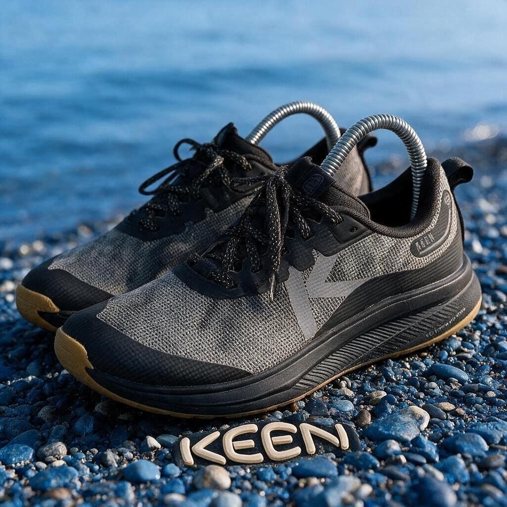 Keen WK400 Roam Womens 7.5 Black Grey Curved Sole Walking Shoes 1028334